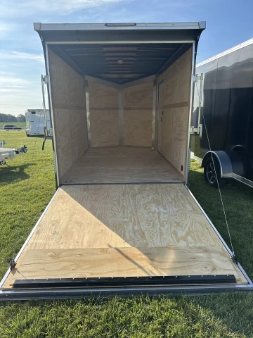 DEMO UNITED WJ-712SA32-8.5-B ENCLOSED TRAILER