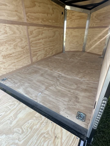 DEMO UNITED WJ-712SA32-8.5-B ENCLOSED TRAILER