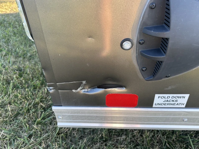 DEMO UNITED WJ-712SA32-8.5-B ENCLOSED TRAILER