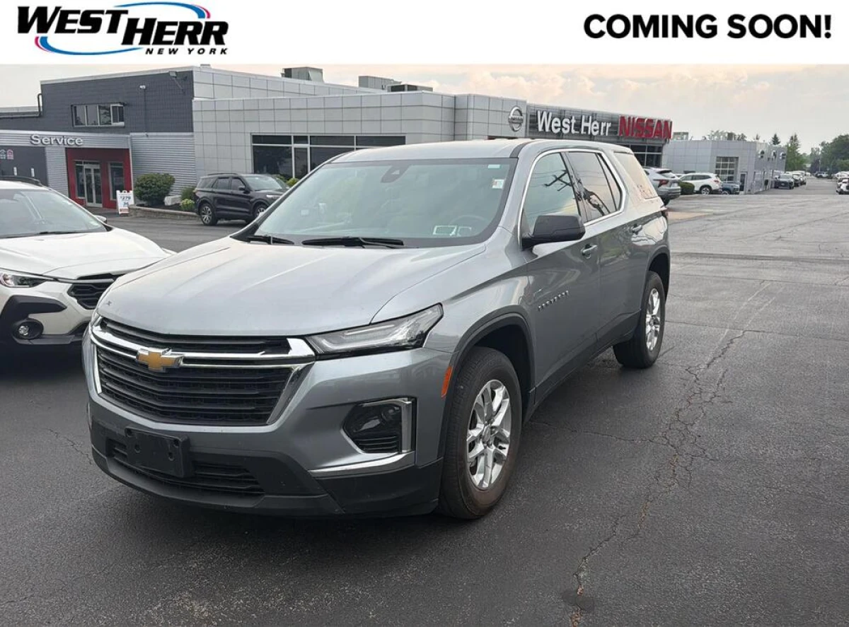 Pre-Owned 2023 Chevrolet Traverse LS