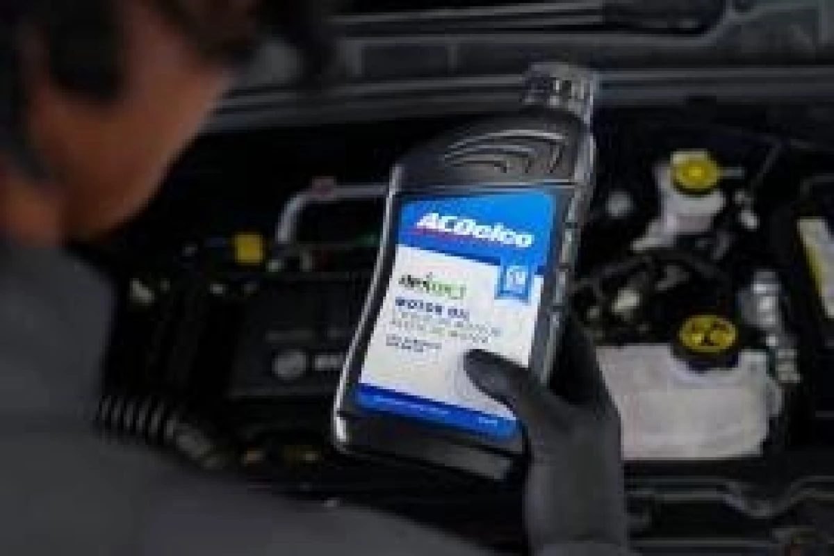 8-Quart ACDelco GM OE dexos1 Full Synthetic Oil Change and Tire Rotation on most vehicles*