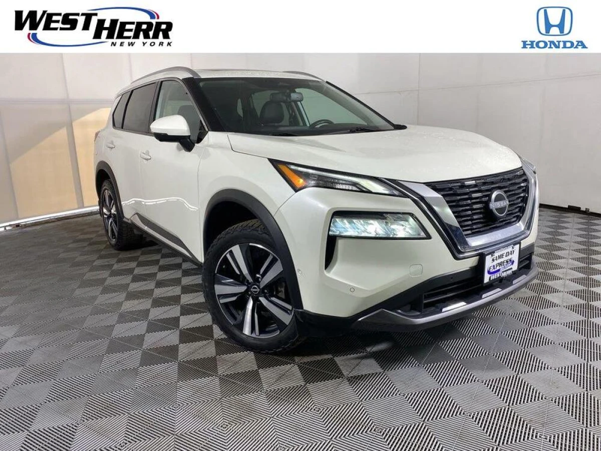 Pre-Owned 2023 Nissan Rogue SL