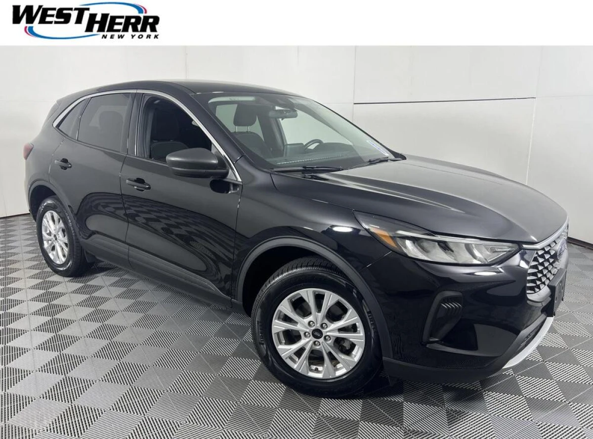 Pre-Owned 2023 Ford Escape Active