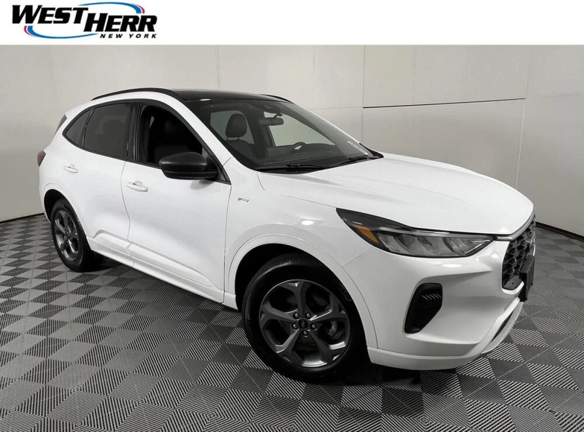 Pre-Owned 2023 Ford Escape ST-Line