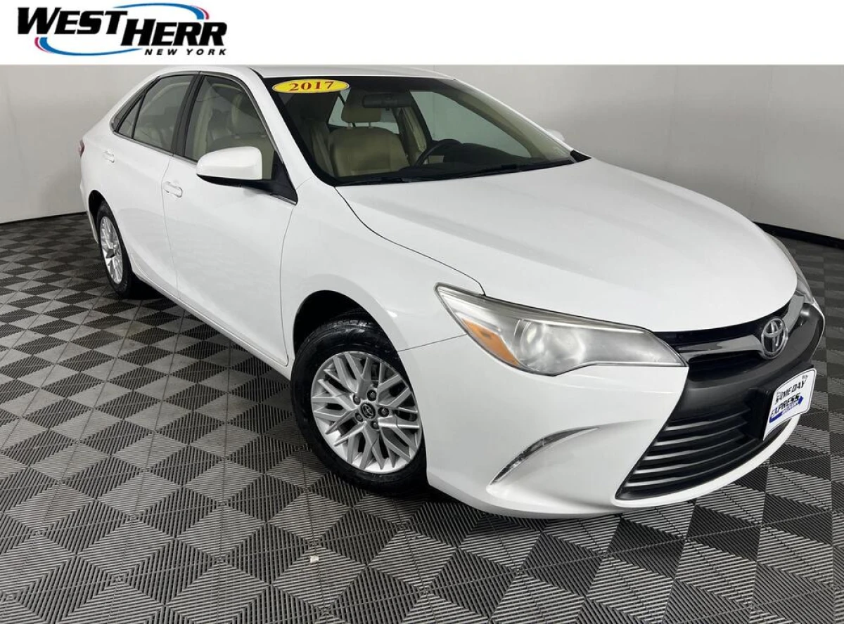 Pre-Owned 2017 Toyota Camry XSE