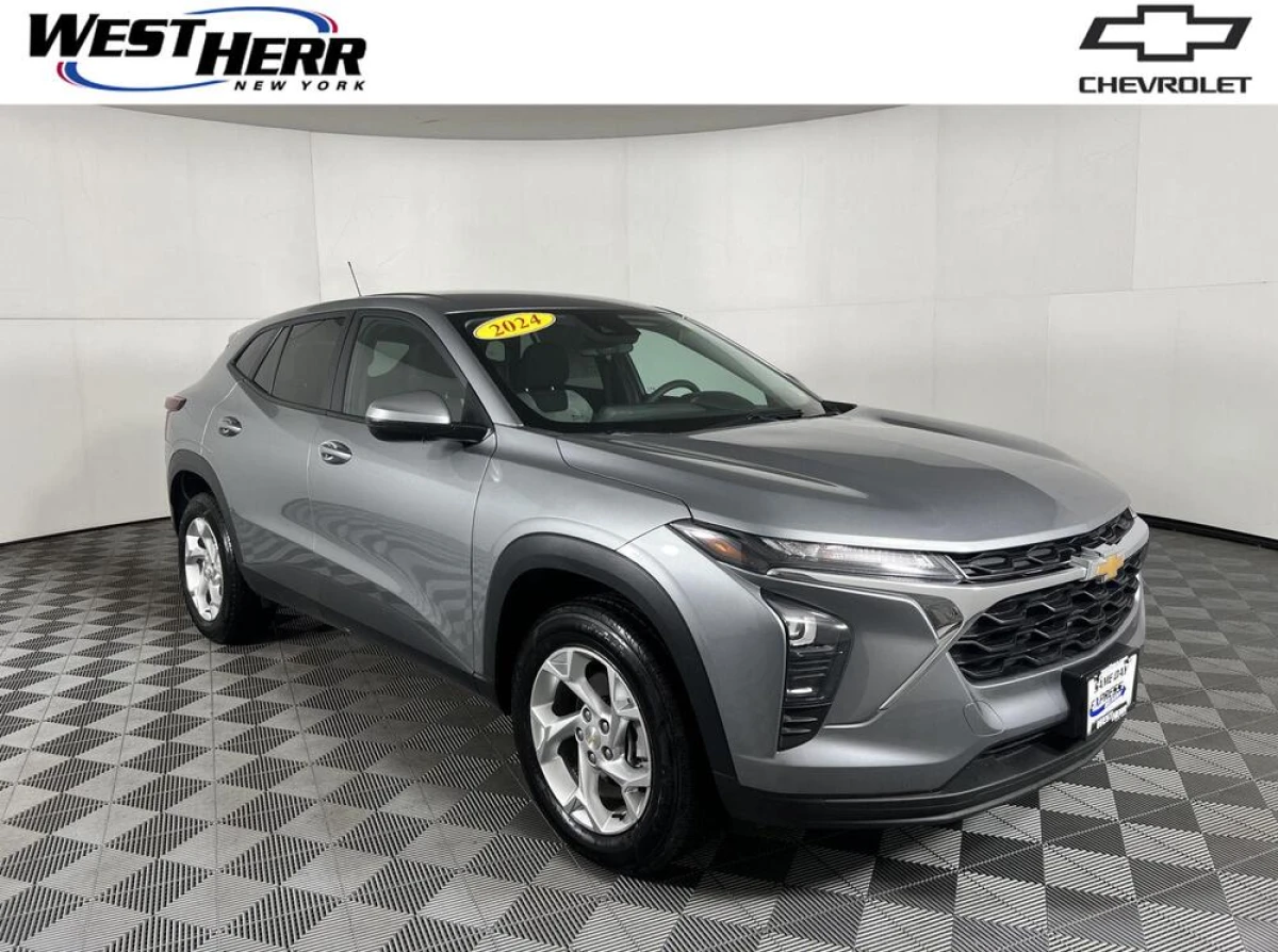 Pre-Owned 2024 Chevrolet Trax LS