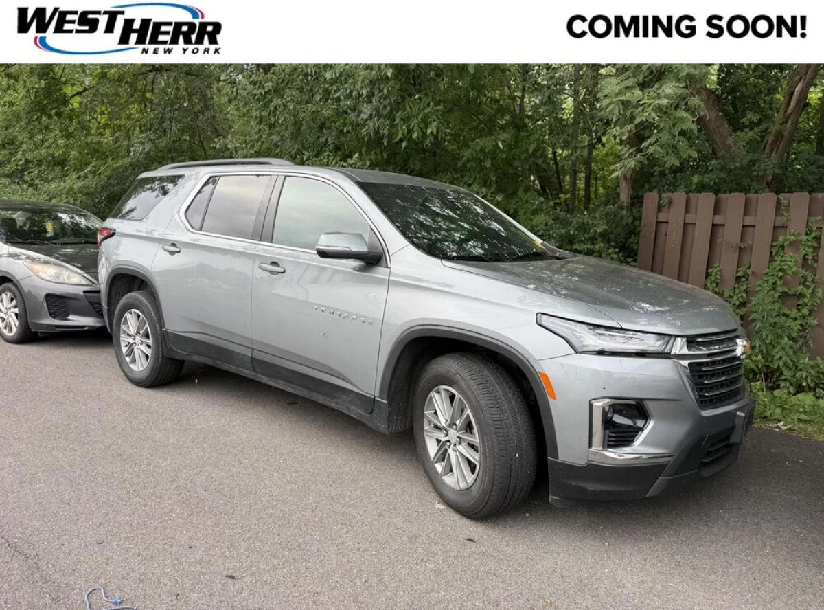 Pre-Owned 2023 Chevrolet Traverse LT Cloth