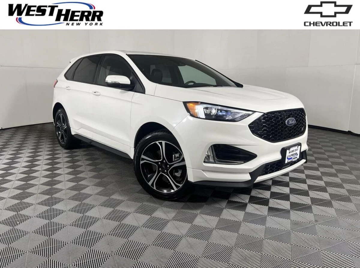 Pre-Owned 2023 Ford Edge ST