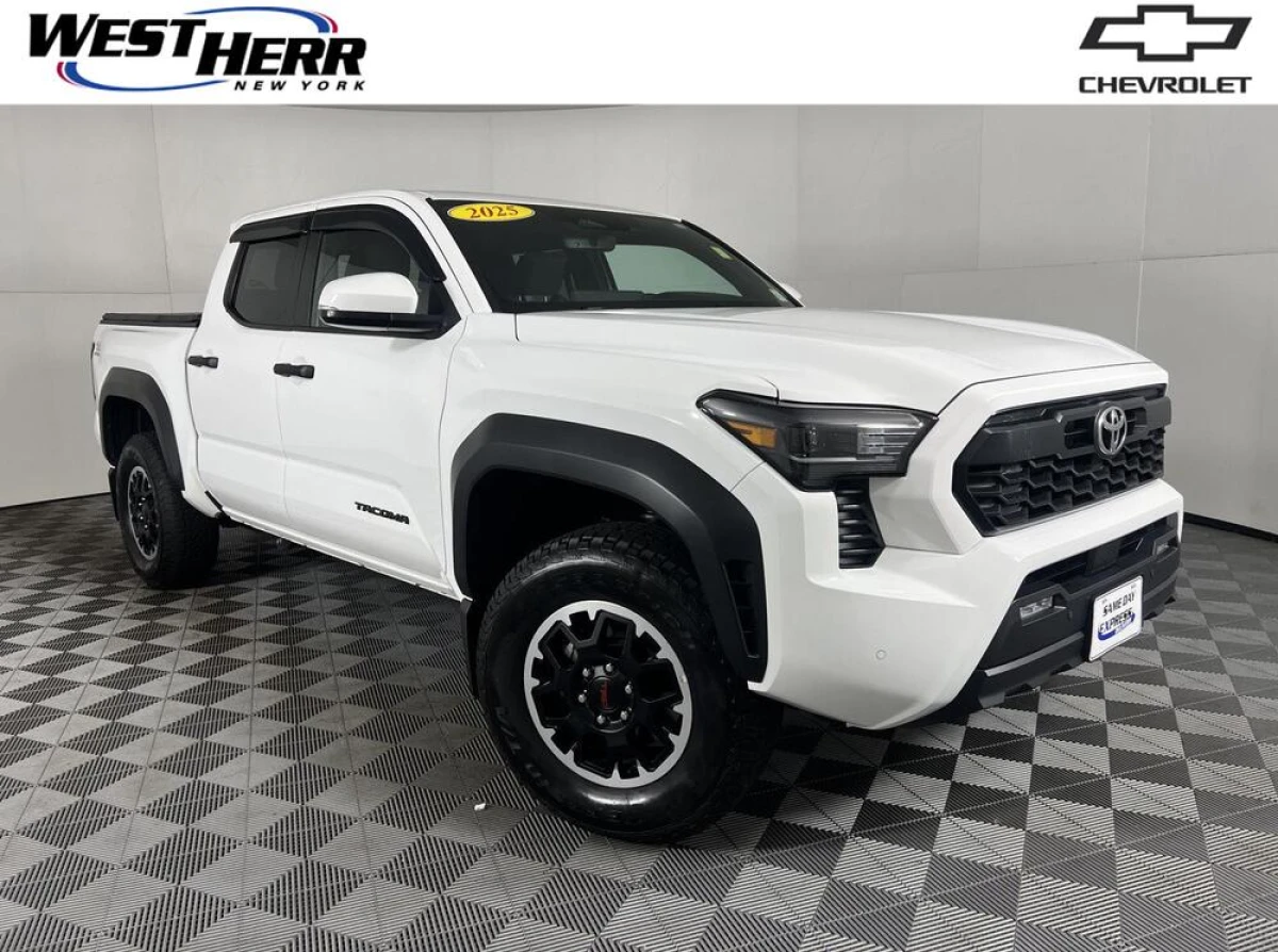 Pre-Owned 2025 Toyota Tacoma TRD Off-Road