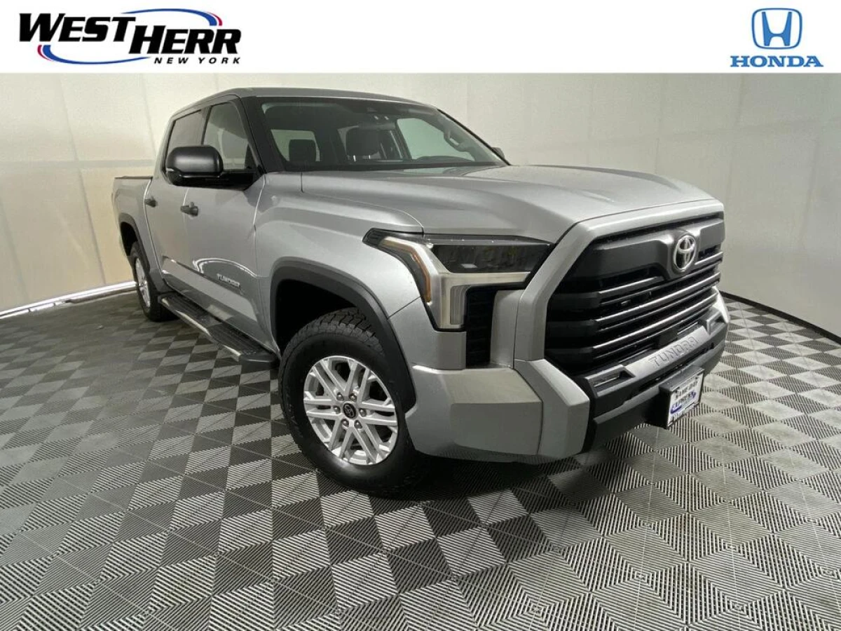 Pre-Owned 2022 Toyota Tundra SR5