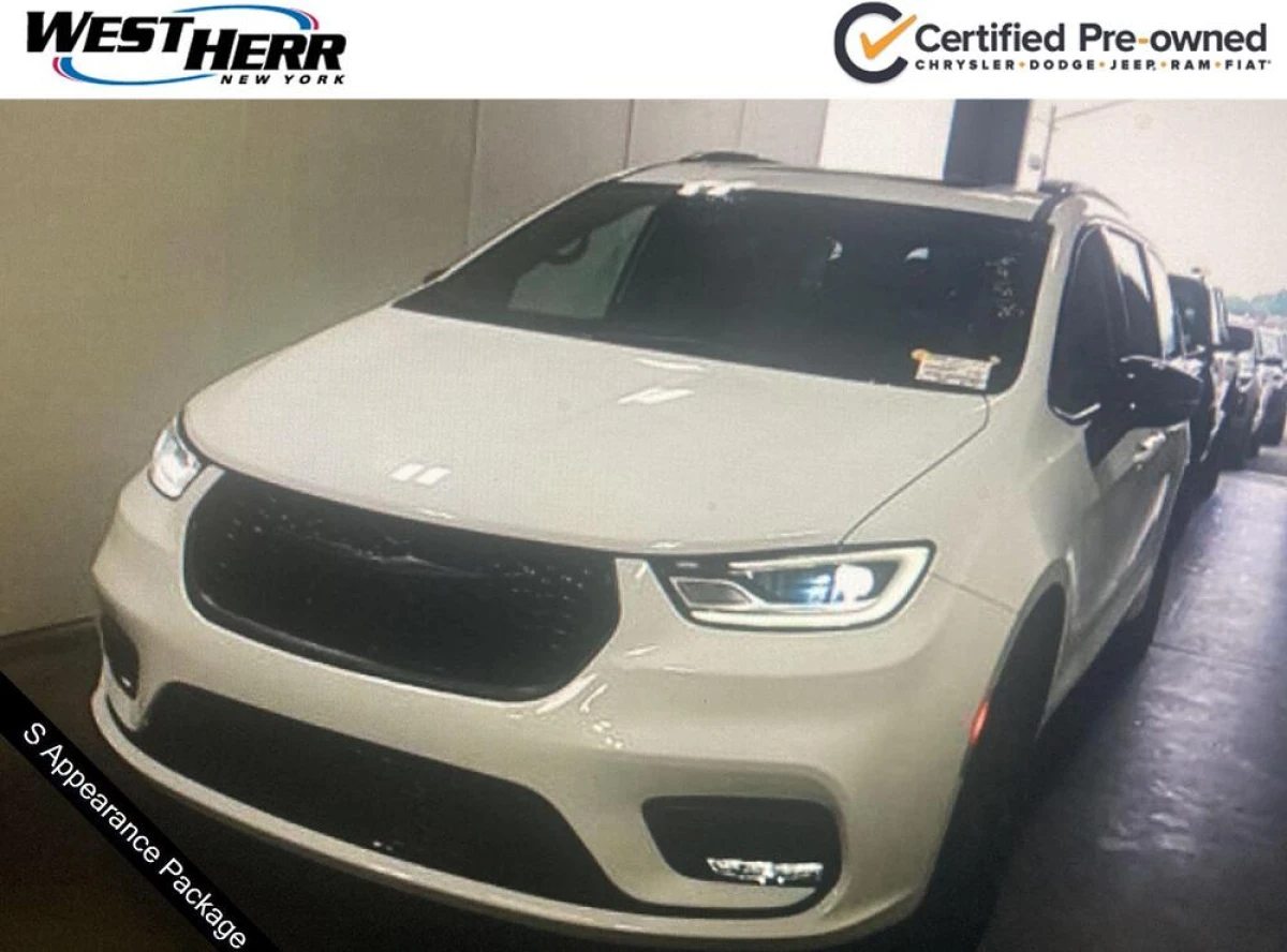 Pre-Owned 2025 Chrysler Pacifica Limited