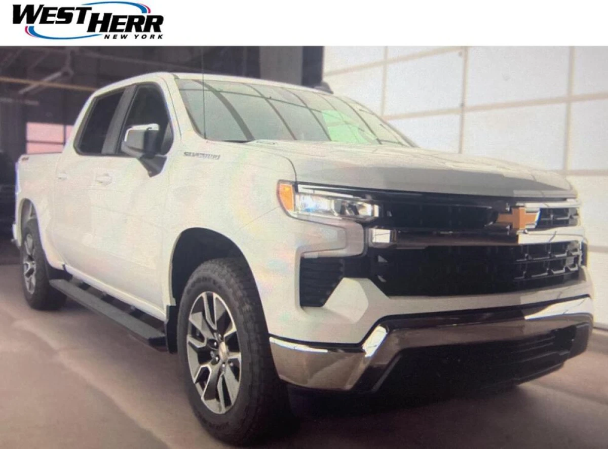 Pre-Owned 2024 Chevrolet Silverado 1500 LT