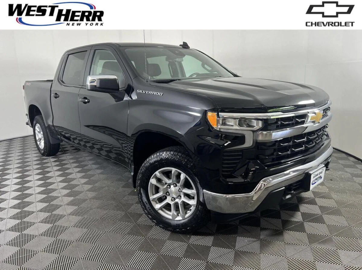 Pre-Owned 2023 Chevrolet Silverado 1500 LT
