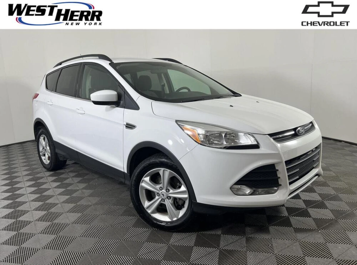 Pre-Owned 2016 Ford Escape SE