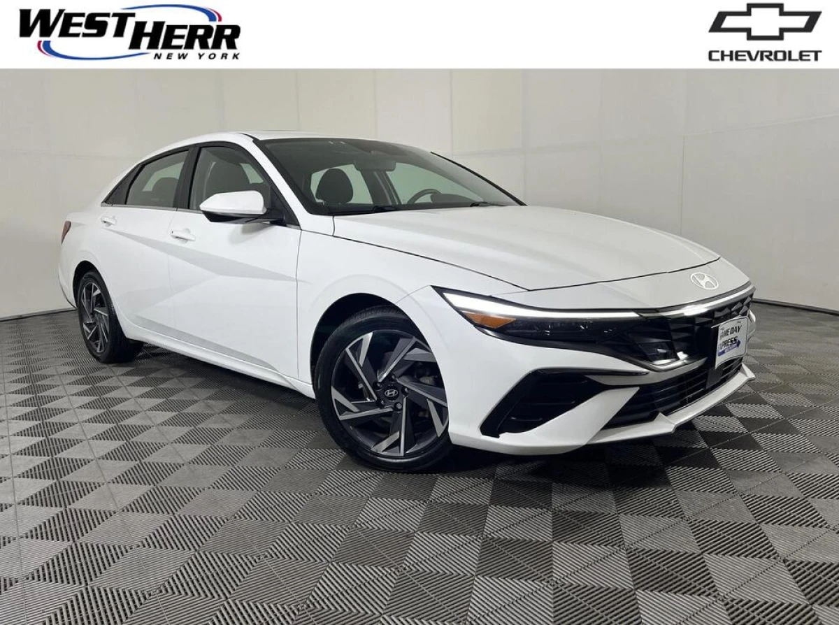 Pre-Owned 2024 Hyundai Elantra SEL