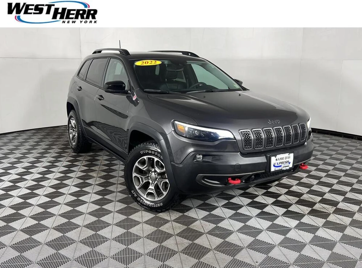 Pre-Owned 2022 Jeep Cherokee Trailhawk