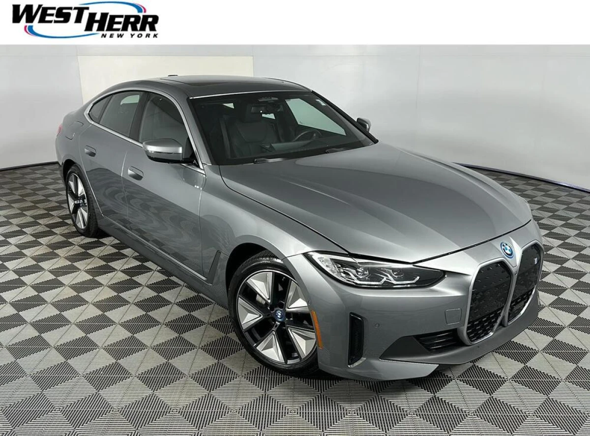 Pre-Owned 2023 BMW i4 eDrive40