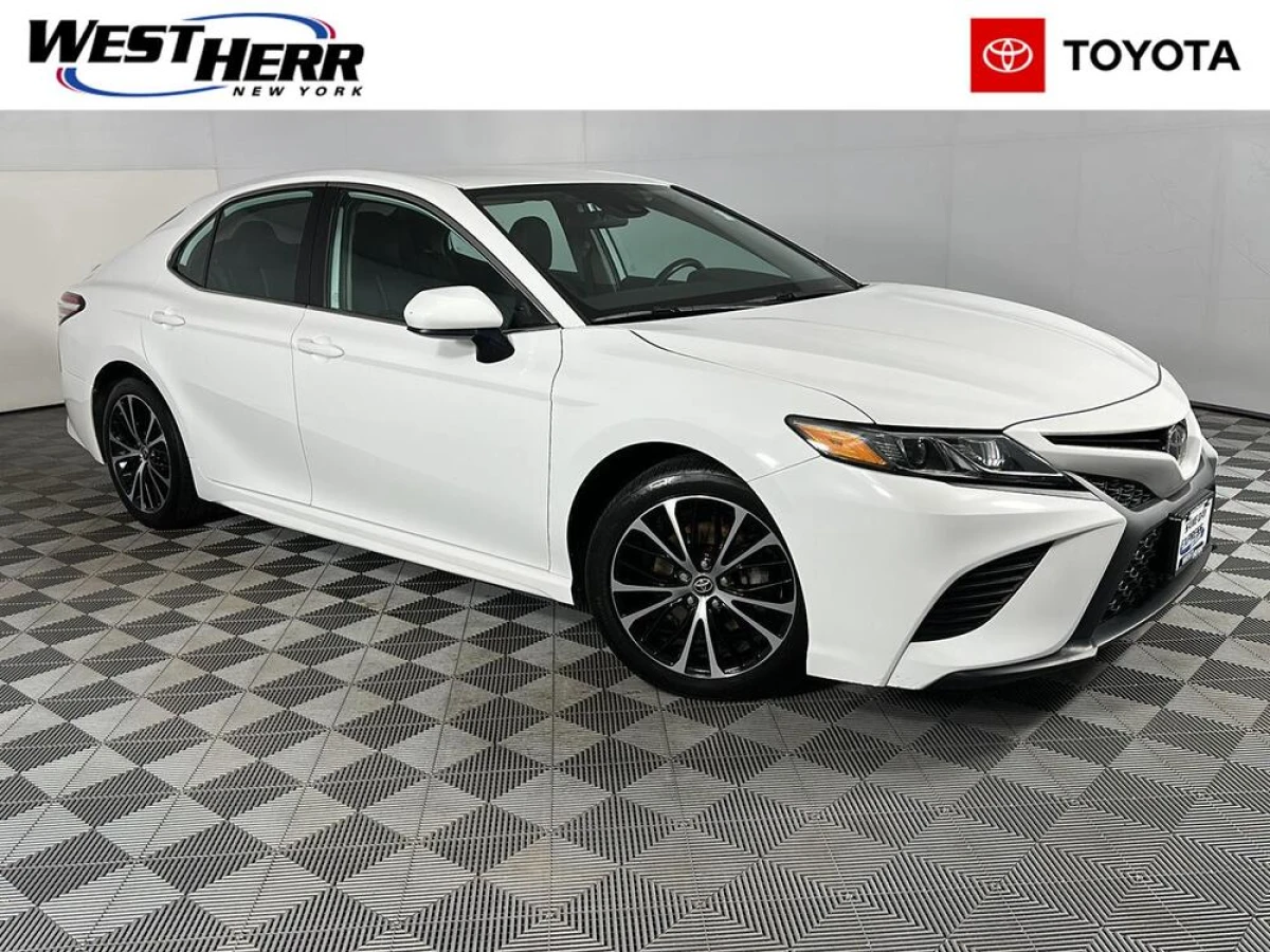 Pre-Owned 2020 Toyota Camry SE