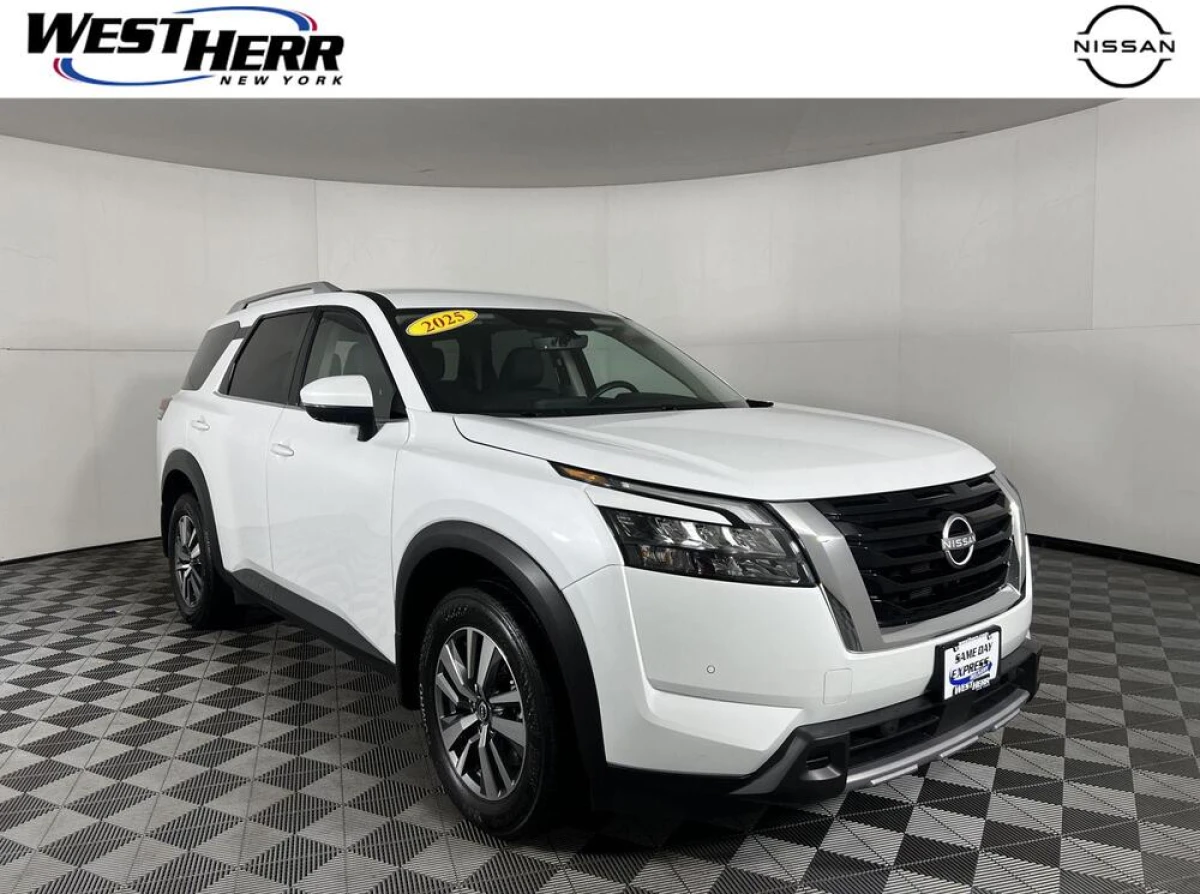 Pre-Owned 2025 Nissan Pathfinder SL