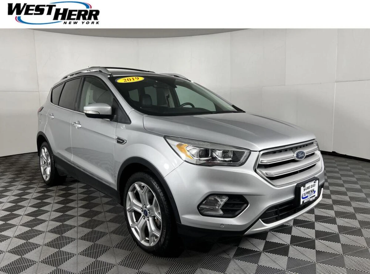 Pre-Owned 2019 Ford Escape Titanium