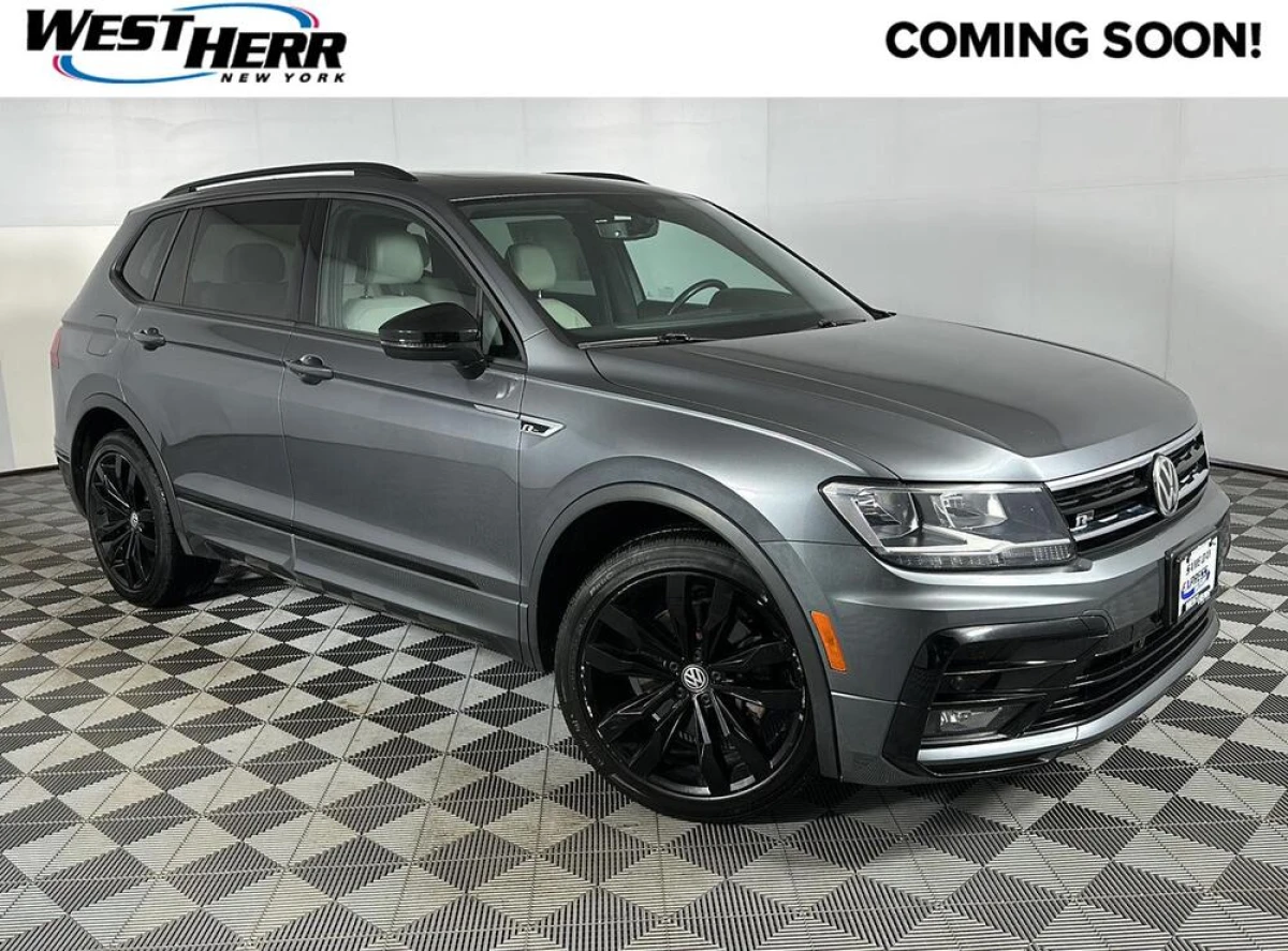 Pre-Owned 2021 Volkswagen Tiguan SE R-Line Black