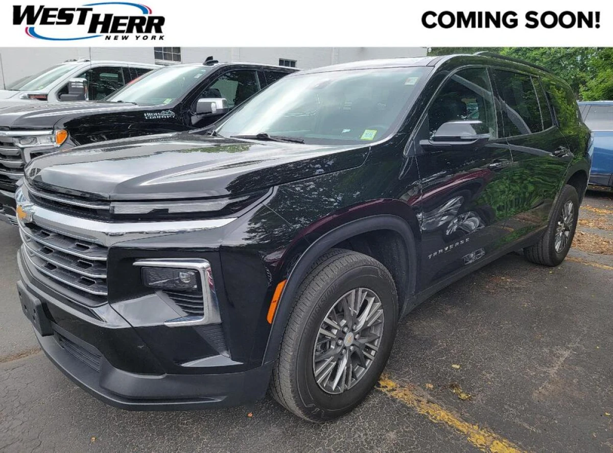 Pre-Owned 2024 Chevrolet Traverse AWD LT
