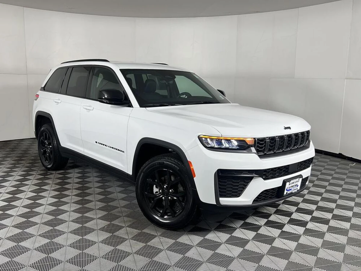 New 2026 Jeep Grand Cherokee Laredo Altitude