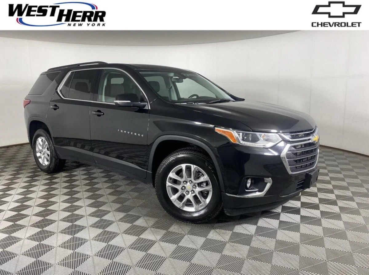 Pre-Owned 2021 Chevrolet Traverse LT