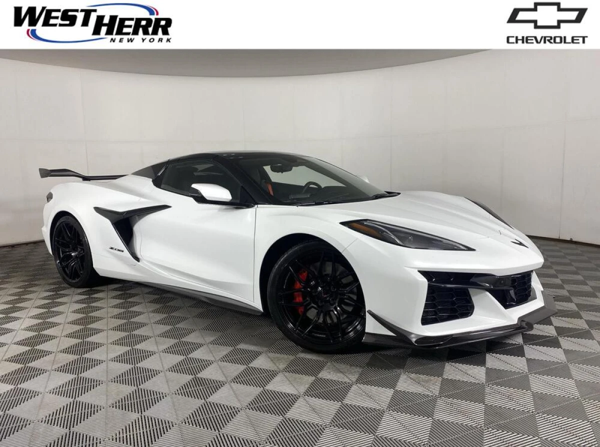 Pre-Owned 2024 Chevrolet Corvette 3LZ