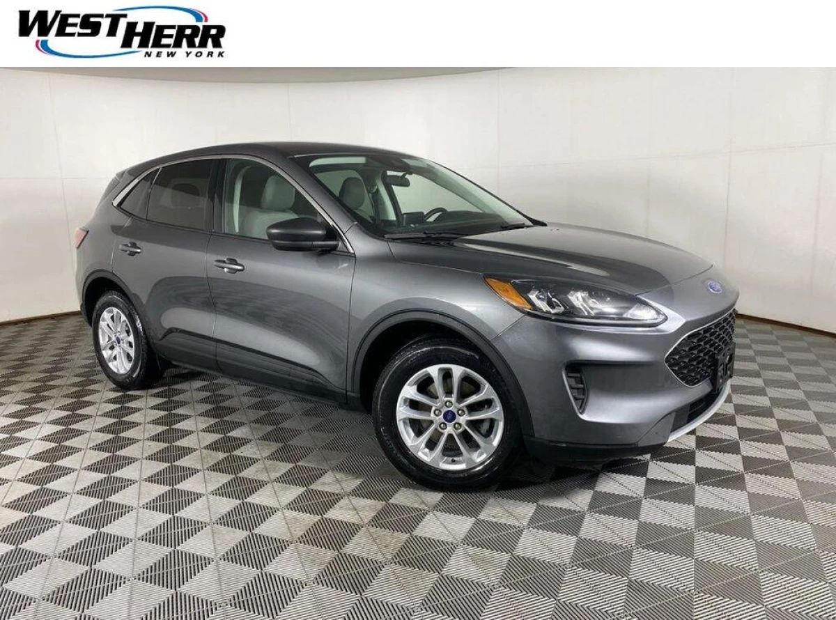 Pre-Owned 2022 Ford Escape SE