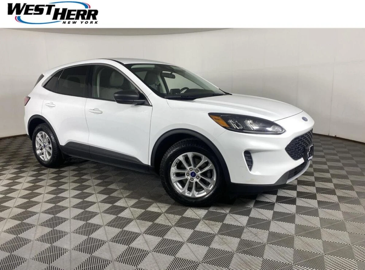 Pre-Owned 2022 Ford Escape