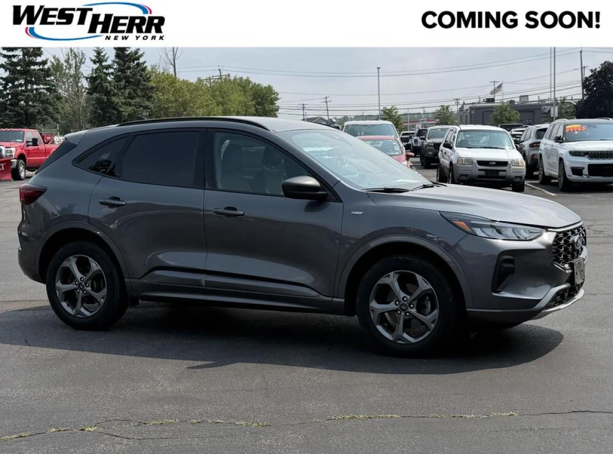 Pre-Owned 2023 Ford Escape ST-Line