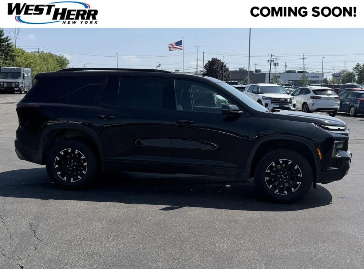 Pre-Owned 2024 Chevrolet Traverse AWD Z71