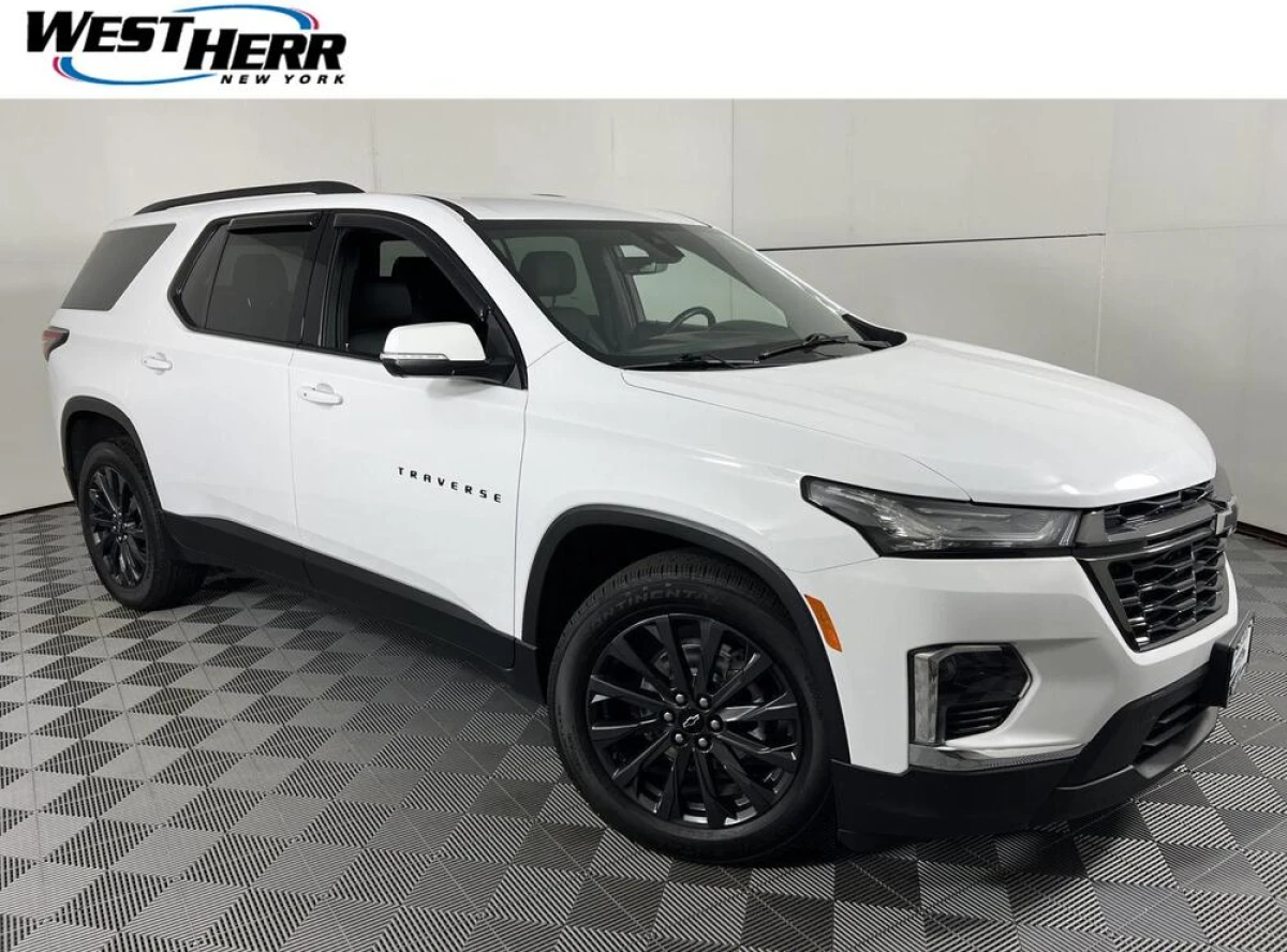 Pre-Owned 2023 Chevrolet Traverse RS