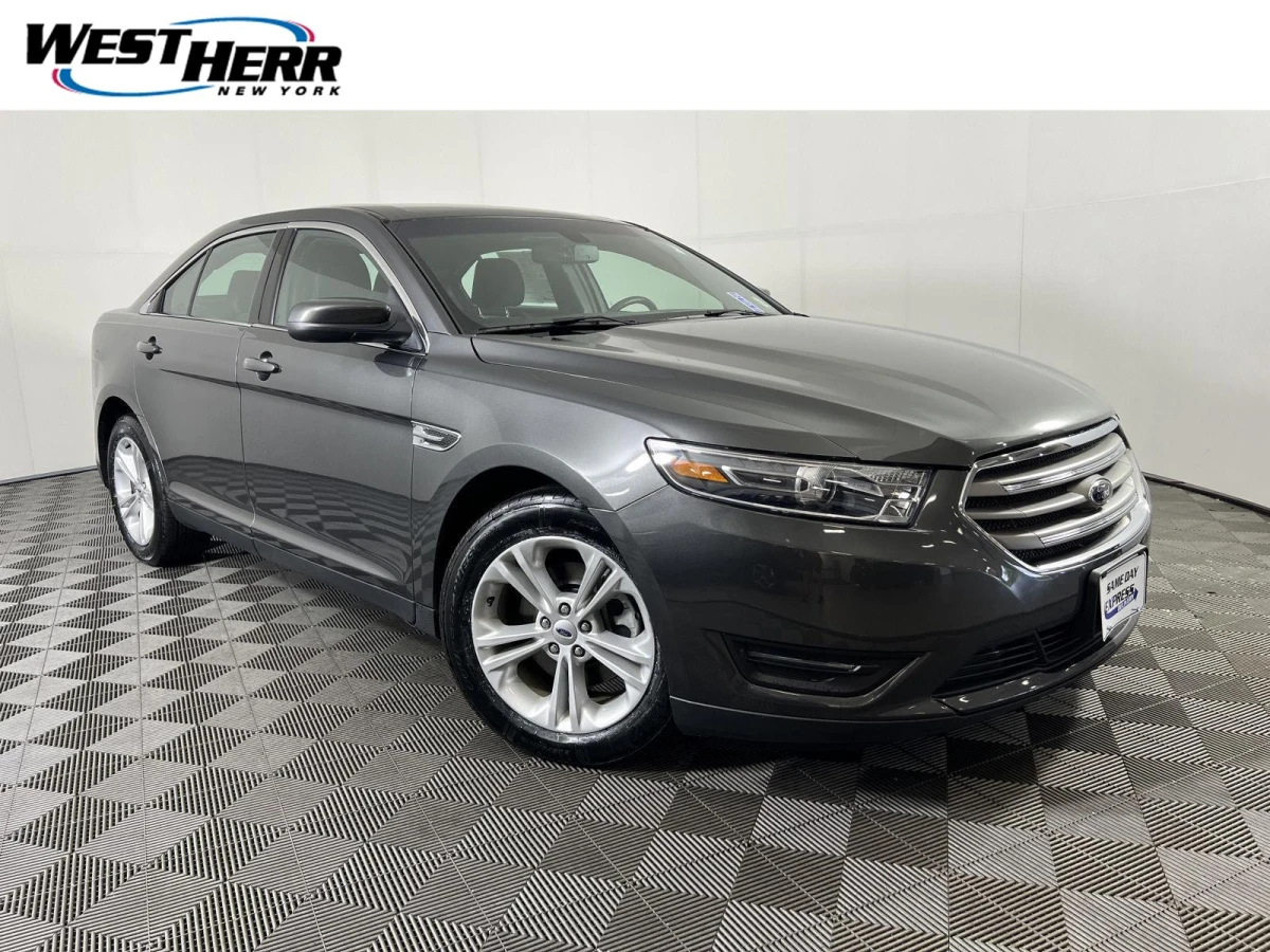 Pre-Owned 2018 Ford Taurus SEL