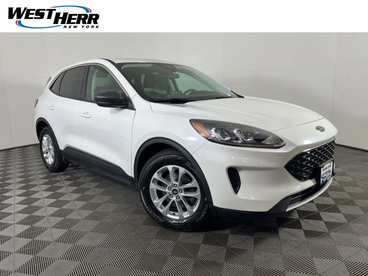 Pre-Owned 2022 Ford Escape SE
