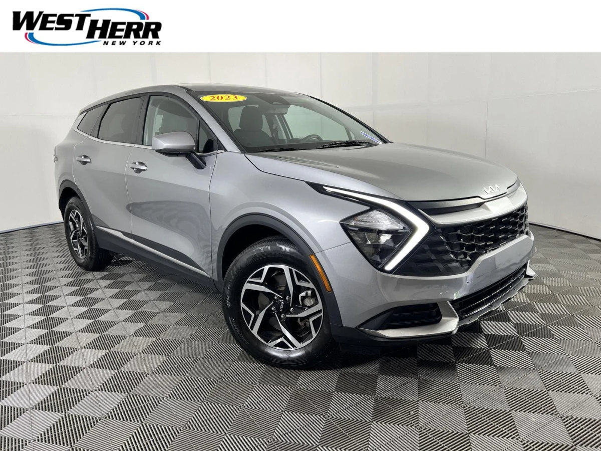 Pre-Owned 2023 Kia Sportage LX