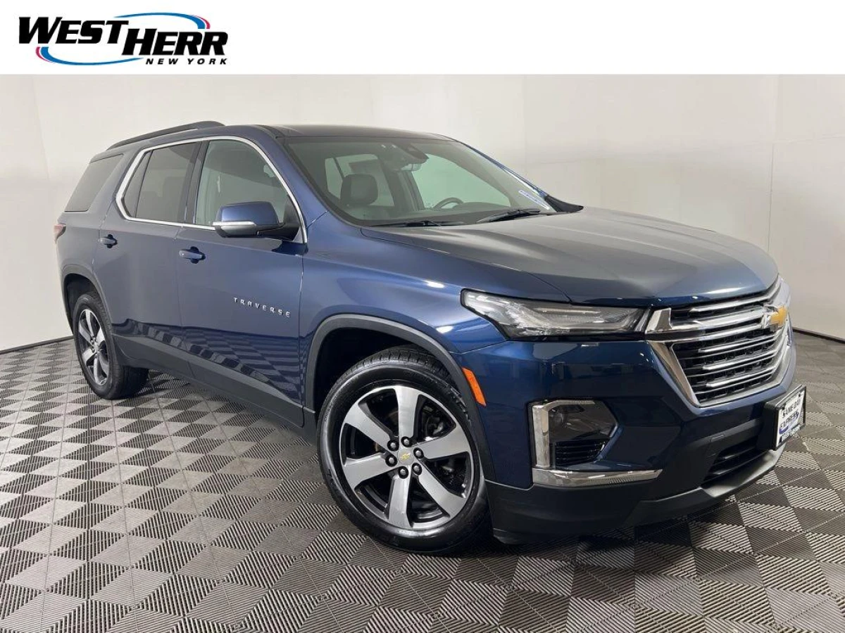Pre-Owned 2023 Chevrolet Traverse LT Leather