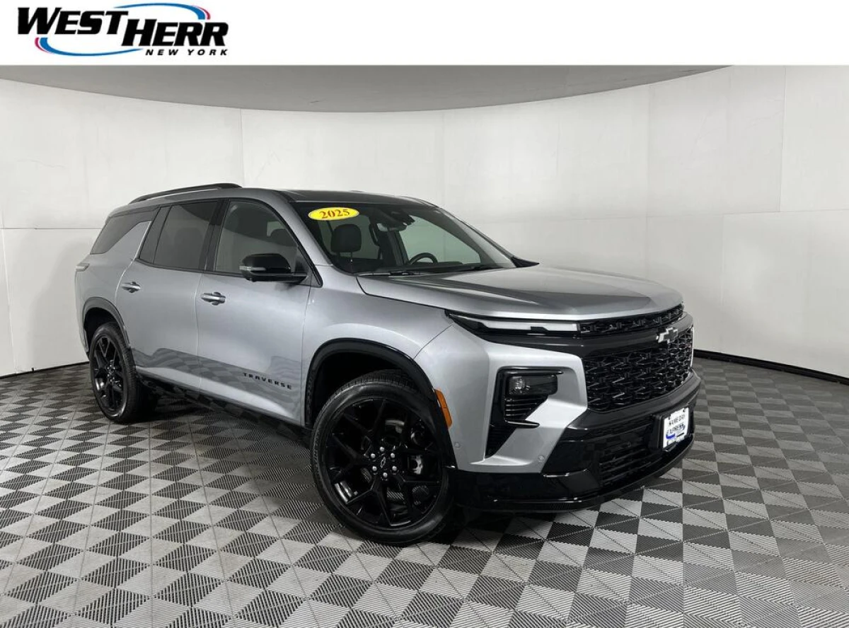 Pre-Owned 2025 Chevrolet Traverse AWD RS