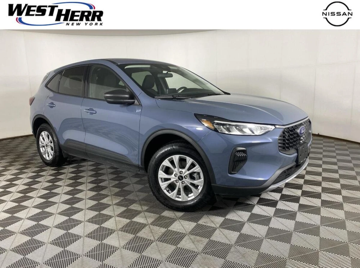 Pre-Owned 2025 Ford Escape