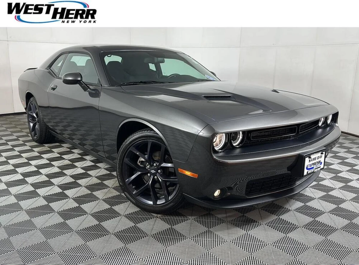 Pre-Owned 2023 Dodge Challenger SXT
