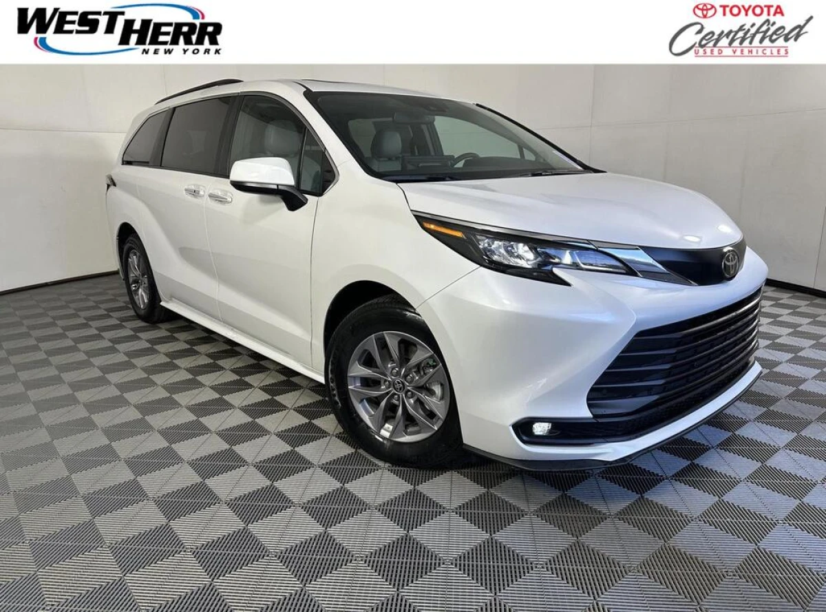 Certified Pre-Owned 2026 Toyota Sienna XLE