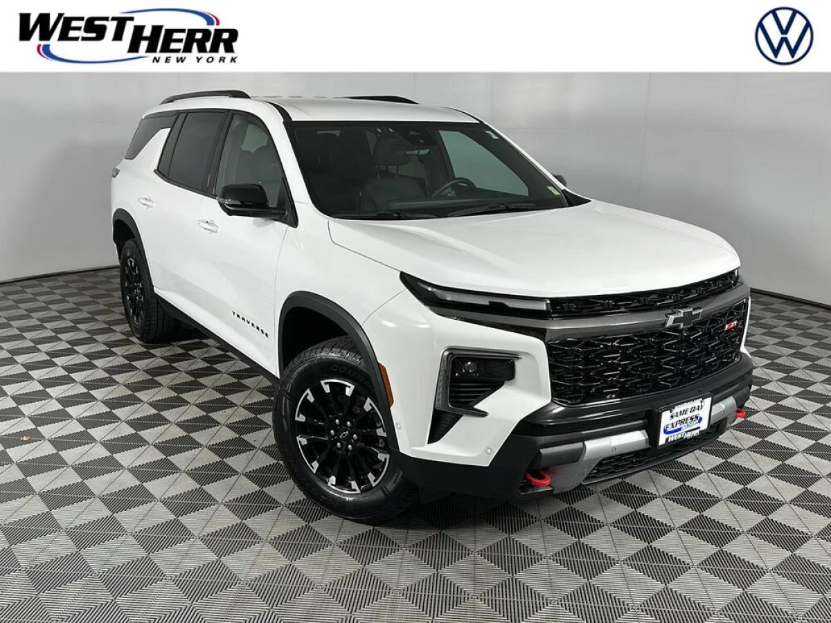 Pre-Owned 2024 Chevrolet Traverse AWD Z71
