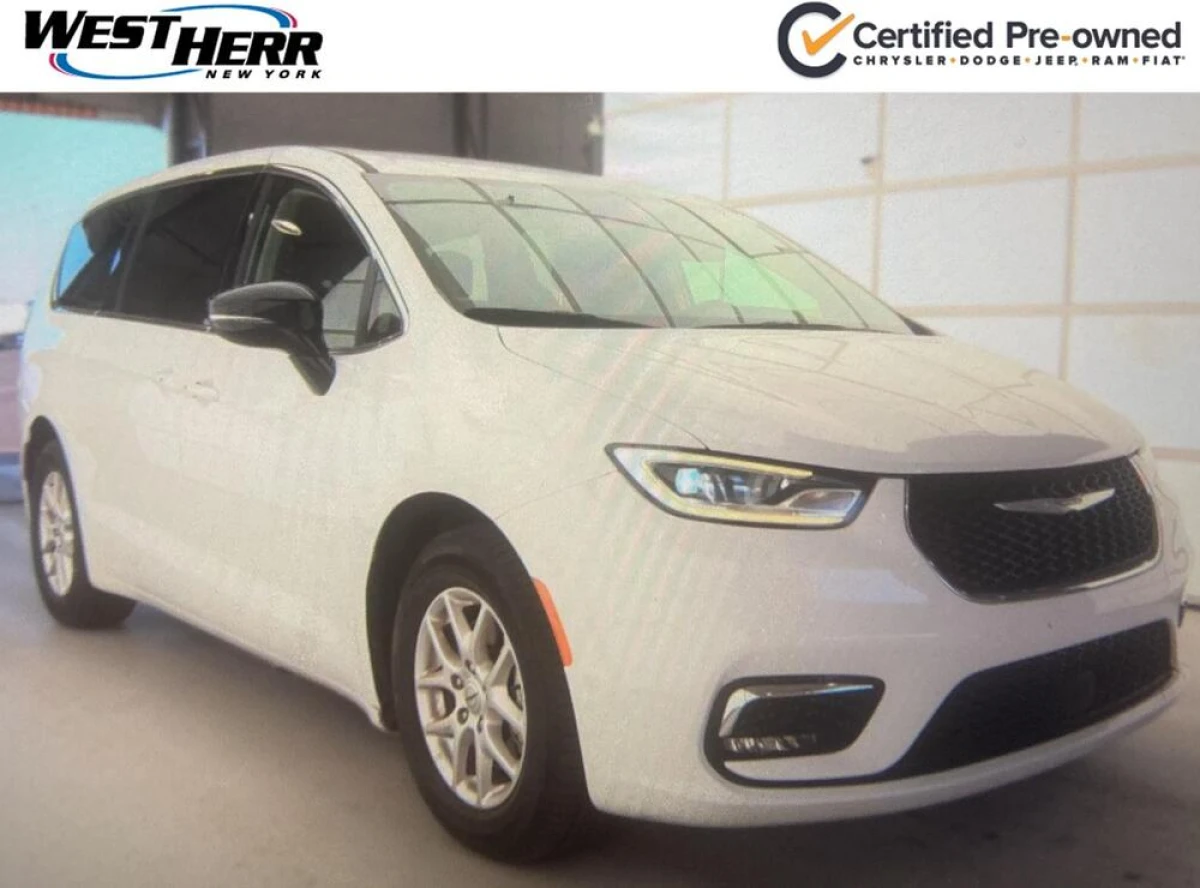 Pre-Owned 2024 Chrysler Pacifica Touring L