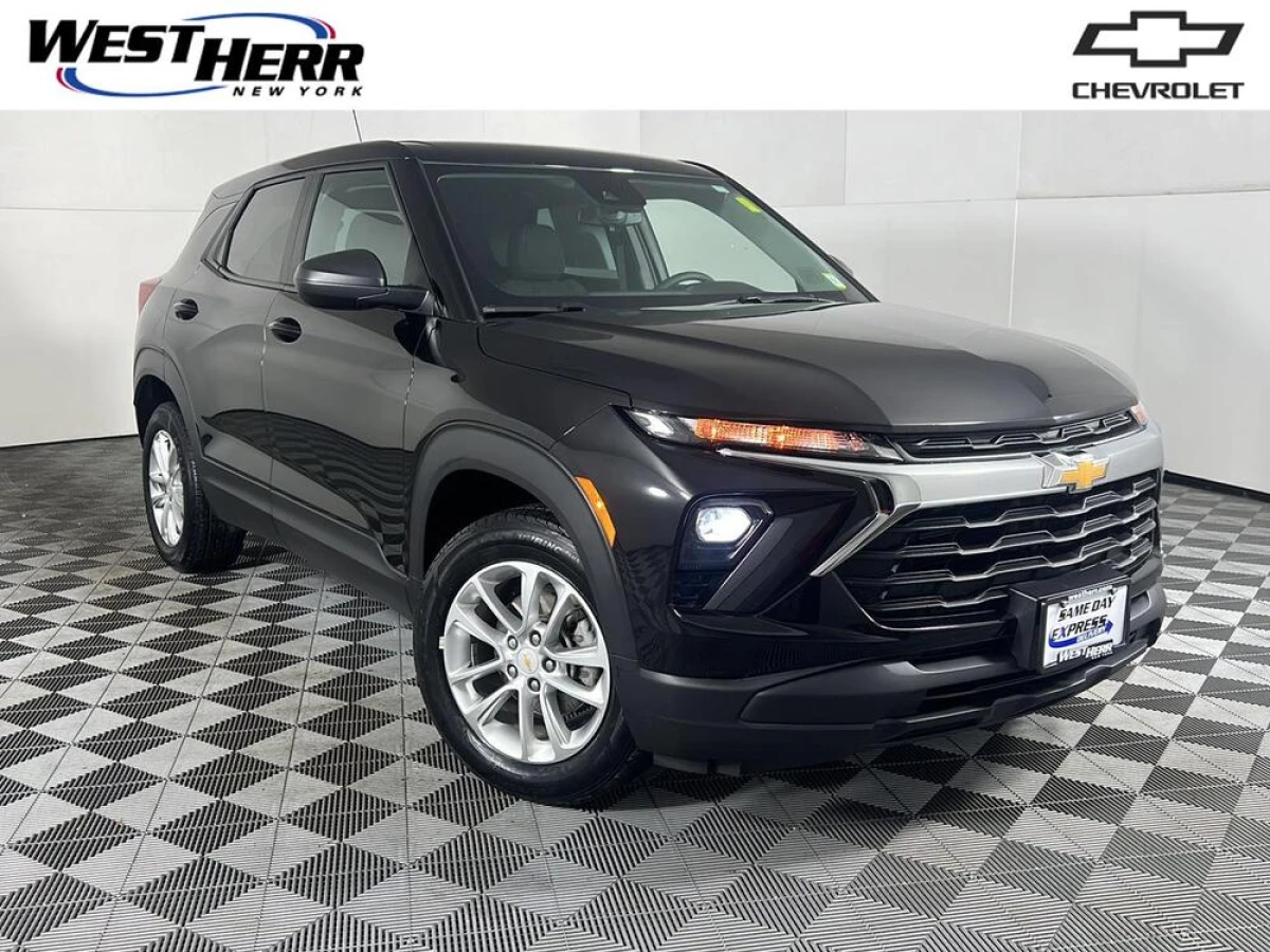 Pre-Owned 2025 Chevrolet Trailblazer LS