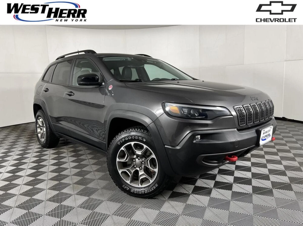 Pre-Owned 2022 Jeep Cherokee Trailhawk