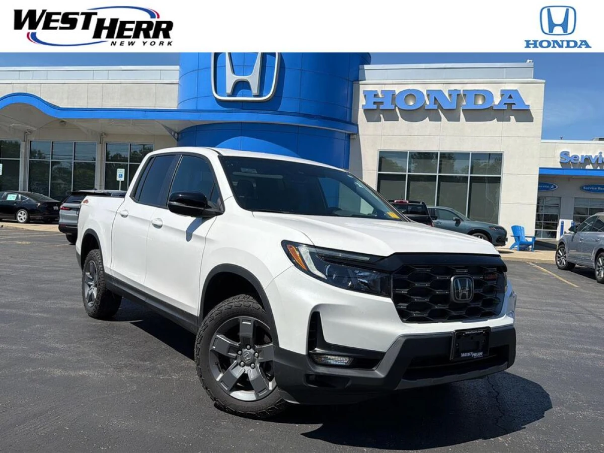 Pre-Owned 2024 Honda Ridgeline TrailSport