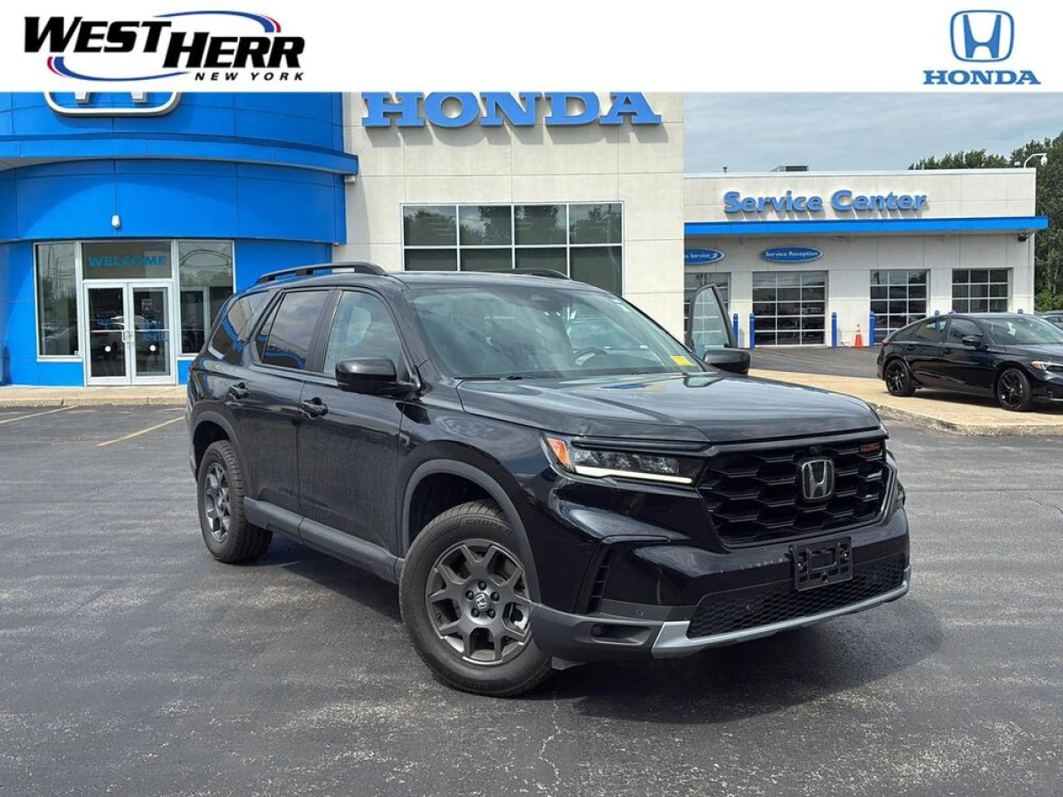 Pre-Owned 2024 Honda Pilot TrailSport