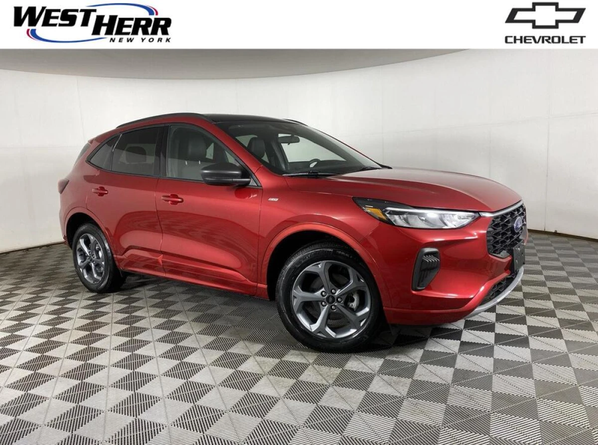 Pre-Owned 2023 Ford Escape ST-Line