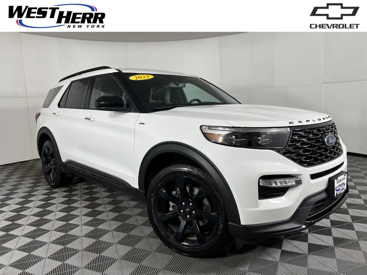 Pre-Owned 2023 Ford Explorer ST-Line